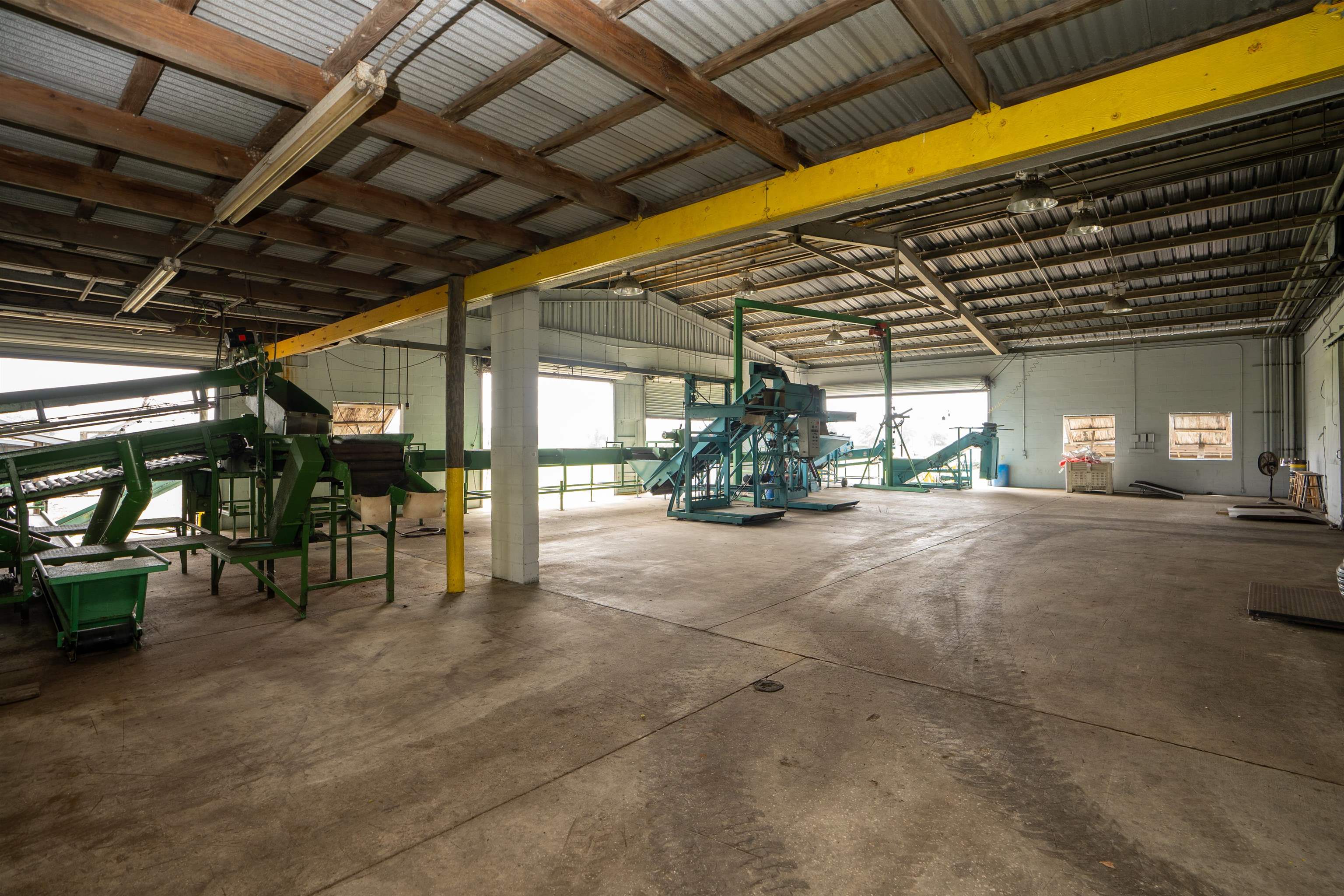 1105 County Road 13A Elkton, FL 32033 - Photo 35 of 57 a view of counter top