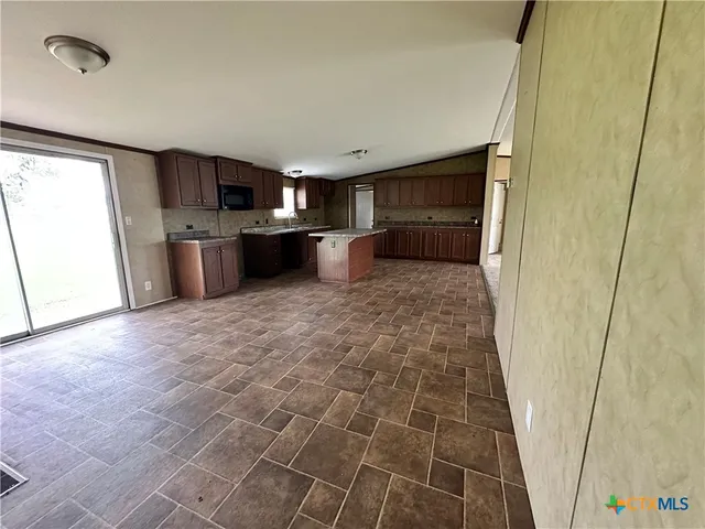 $159,000 | 410 Henrietta Street, Yoakum, TX 77995