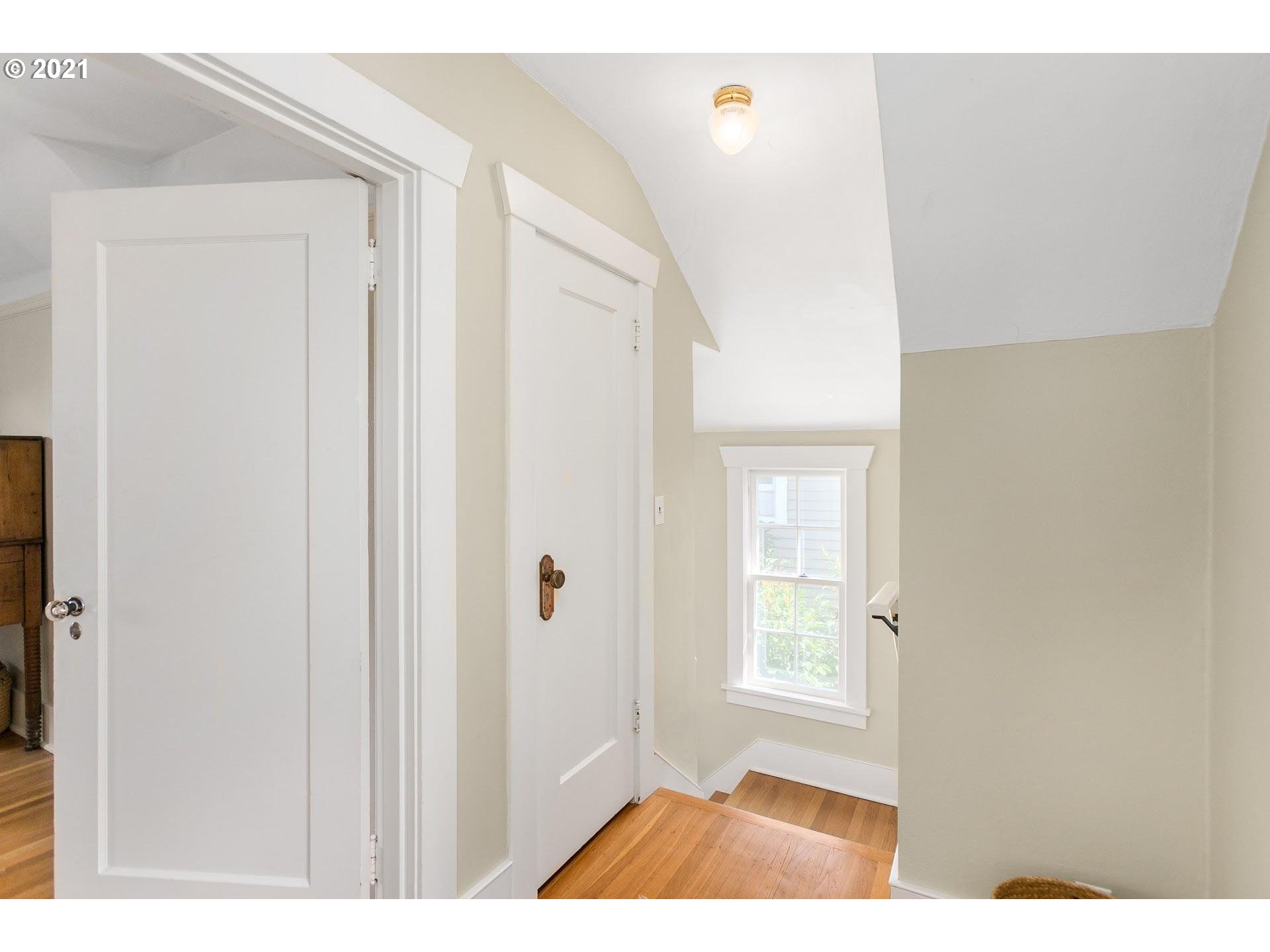 2818 Southwest Patton Road Portland, OR 97201 - Photo 14 of 31
