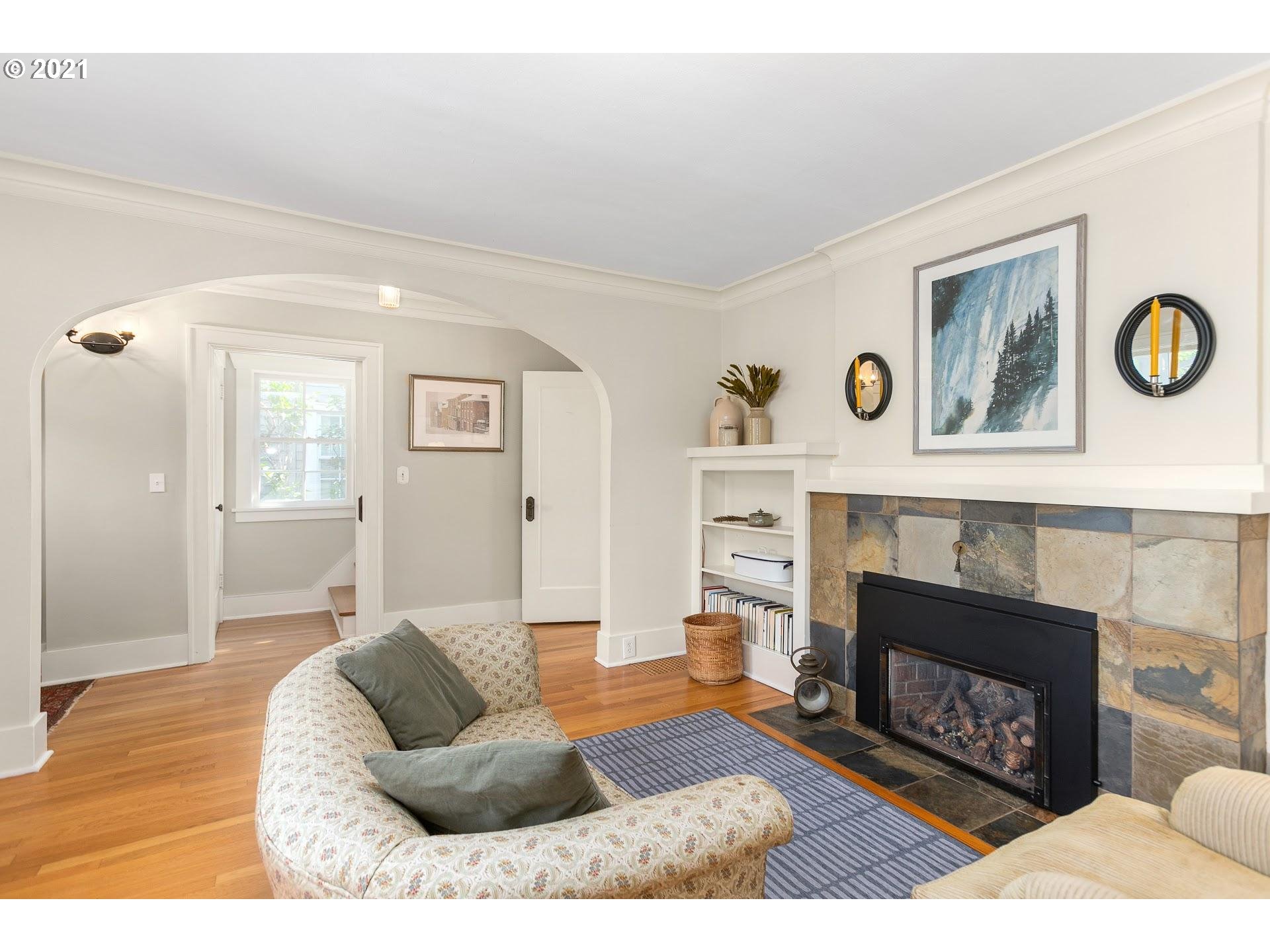 2818 Southwest Patton Road Portland, OR 97201 - Photo 7 of 31