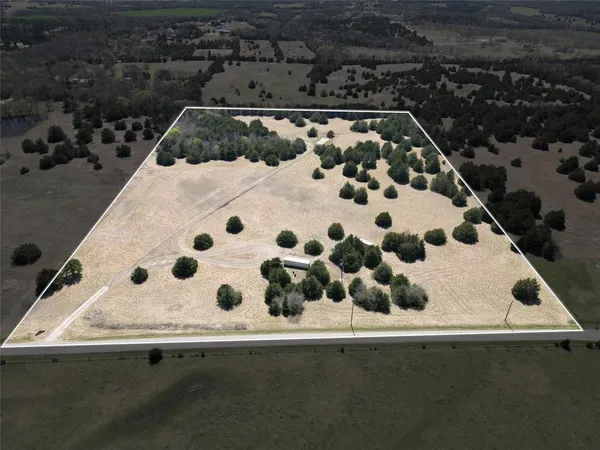 $450,000 | 757 Reynolds Road, Whitewright, TX 75491