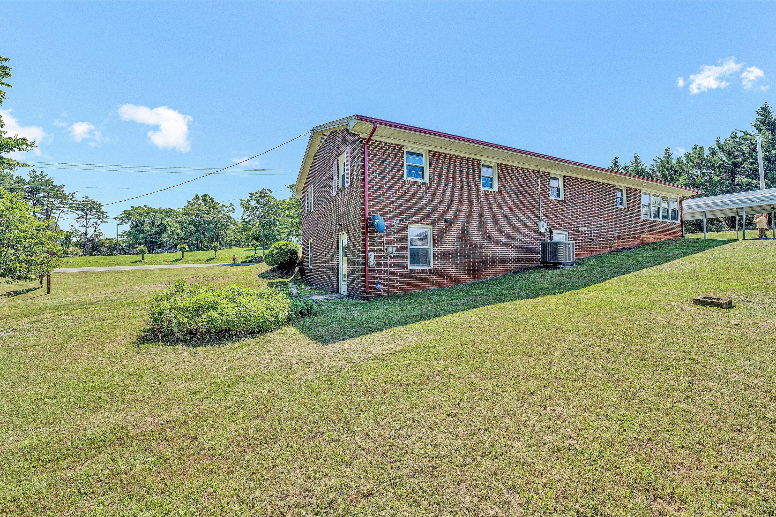 20083 Snow Creek Road Penhook, VA 24137 - Photo 24 of 31 Back View