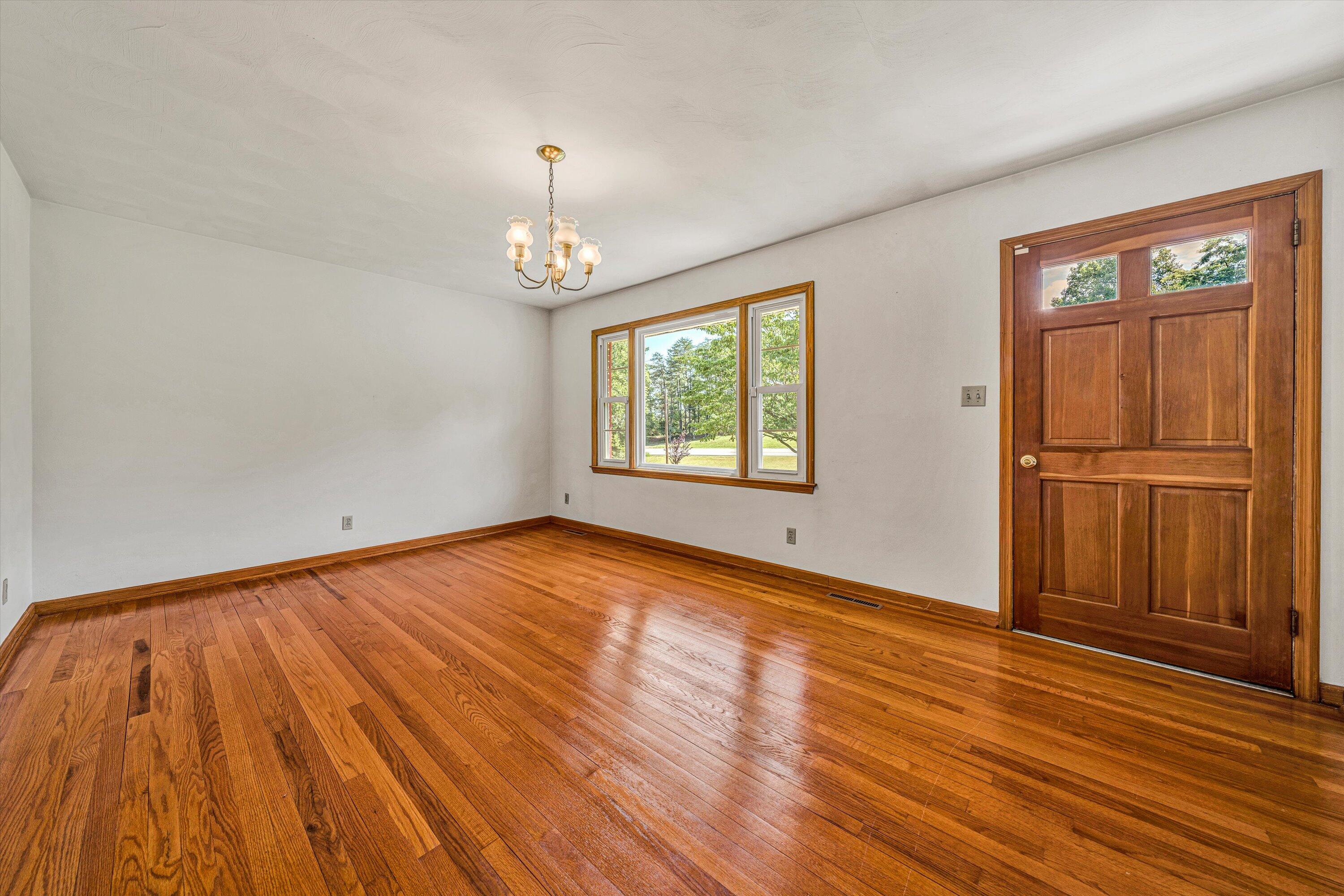 20083 Snow Creek Road Penhook, VA 24137 - Photo 3 of 31 Living Room
