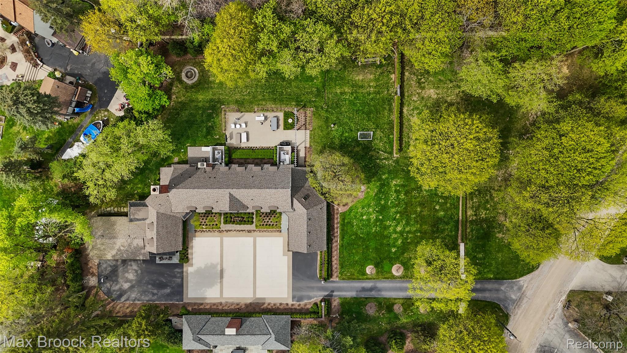 1583 Clarendon Road Bloomfield Hills, MI 48302 - Photo 71 of 73 1583 Clarendon Rd-32.jpg