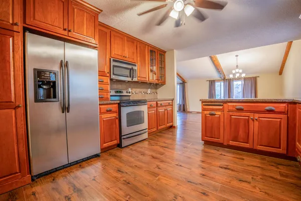 $285,000 | 600 33rd Street Northwest, Willmar, MN 56201