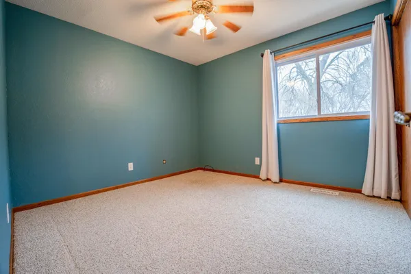 $285,000 | 600 33rd Street Northwest, Willmar, MN 56201