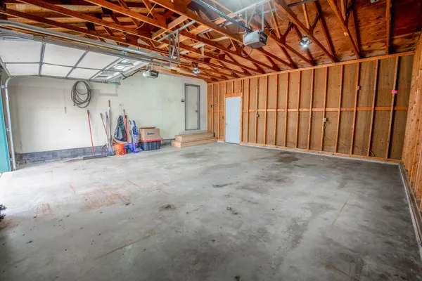 $285,000 | 600 33rd Street Northwest, Willmar, MN 56201