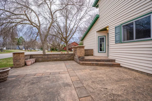 $285,000 | 600 33rd Street Northwest, Willmar, MN 56201
