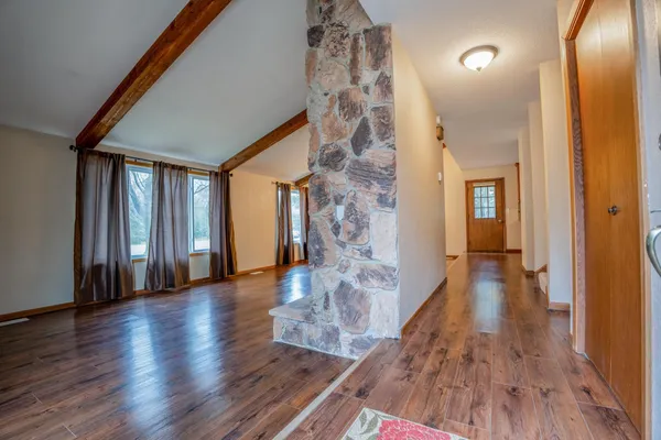 $285,000 | 600 33rd Street Northwest, Willmar, MN 56201