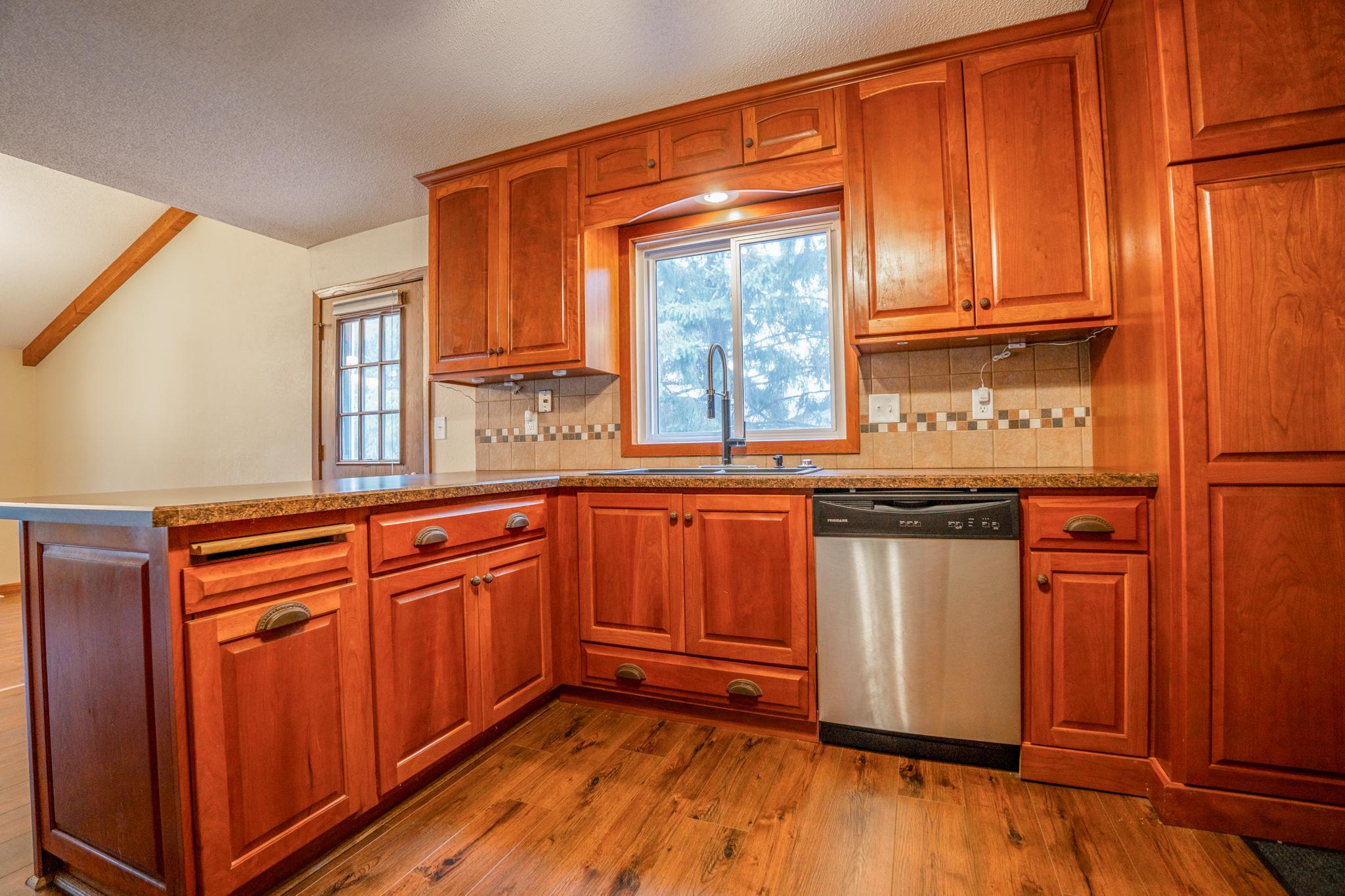 600 33rd Street Northwest Willmar, MN 56201 - Photo 9 of 33