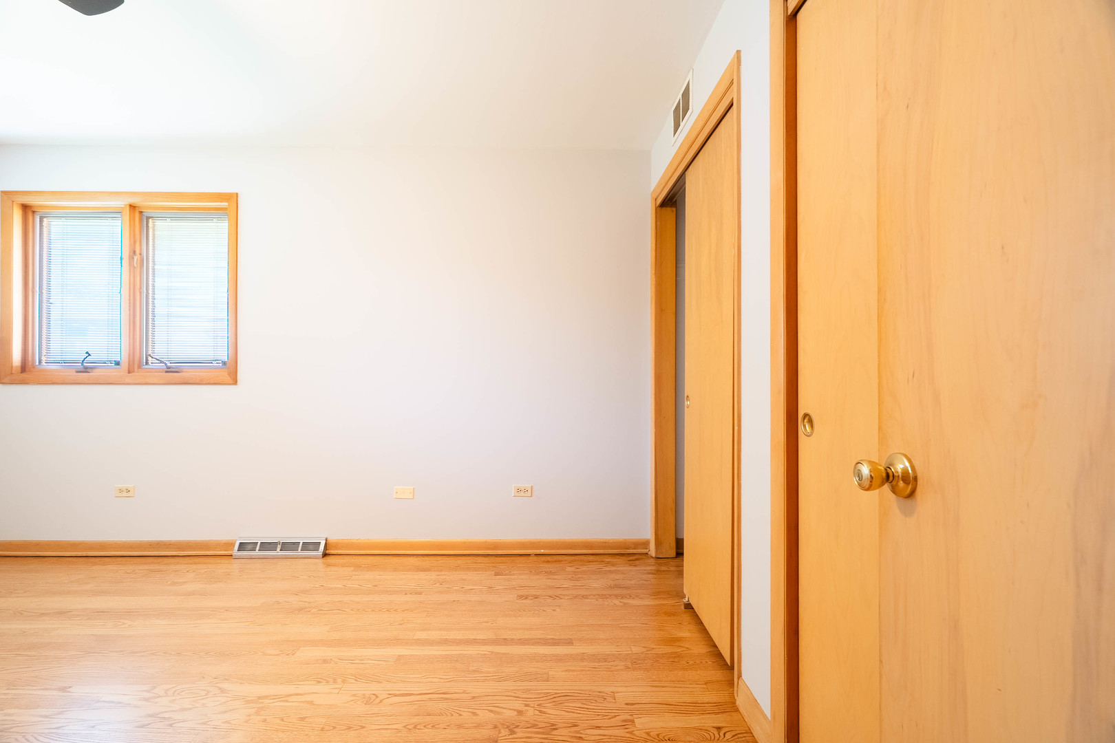 17258 William Street Lansing, IL 60438 - Photo 15 of 34 a view of an empty room