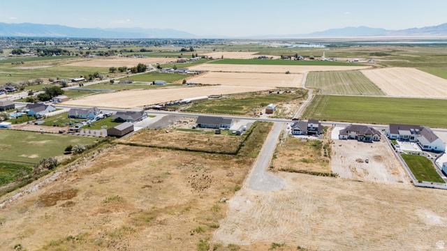 5752 West 2425th North, Unit 4 Hooper, UT 84315 - Photo 1 of 15