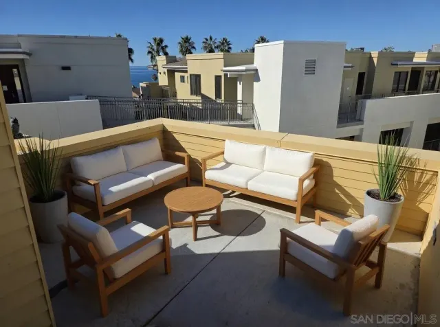 $5,700 | 5448 La Jolla Boulevard, Unit F101, La Jolla, CA 92037