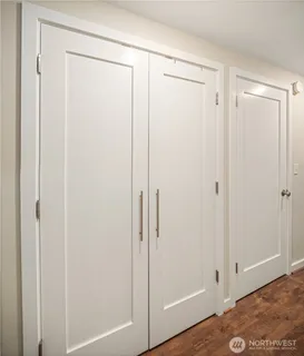 $1,550,000 | 3021 21st Avenue West, Seattle, WA 98199