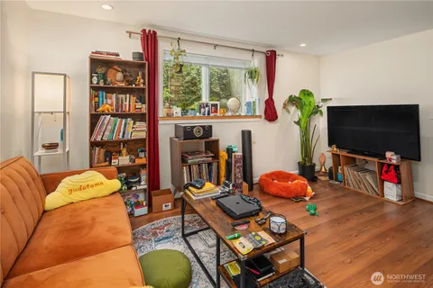 $1,550,000 | 3021 21st Avenue West, Seattle, WA 98199