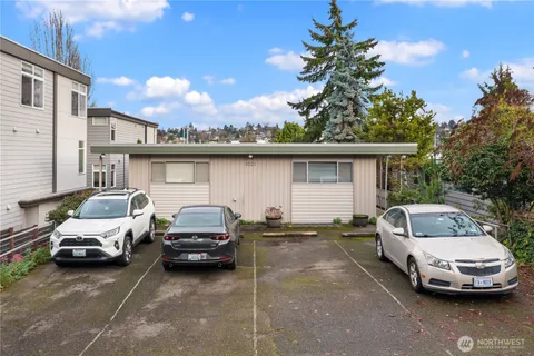 $1,550,000 | 3021 21st Avenue West, Seattle, WA 98199