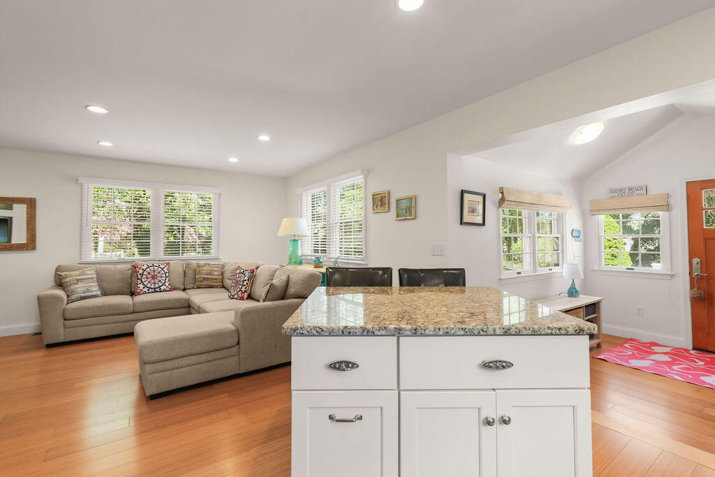 33 Beach Road Orleans, MA 02653 - Photo 11 of 26 IMG_0603