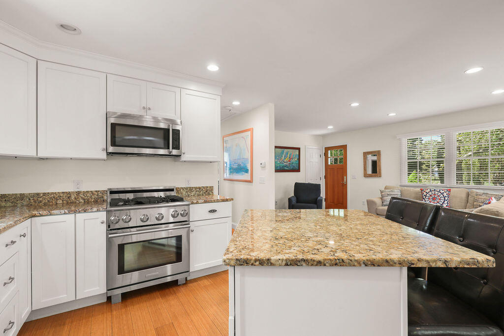 33 Beach Road Orleans, MA 02653 - Photo 12 of 26 IMG_0608