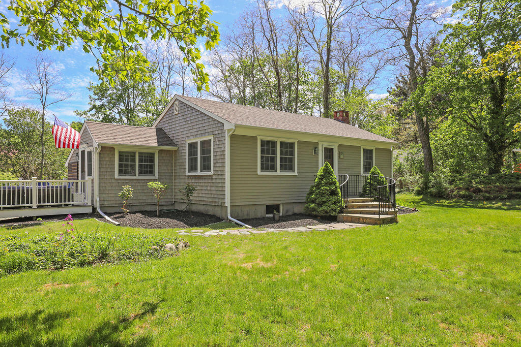 33 Beach Road Orleans, MA 02653 - Photo 3 of 26 IMG_0680 (1)