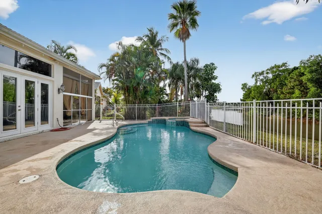 $419,990 | 590 Southwest St Johns Bay, Port St. Lucie, FL 34986