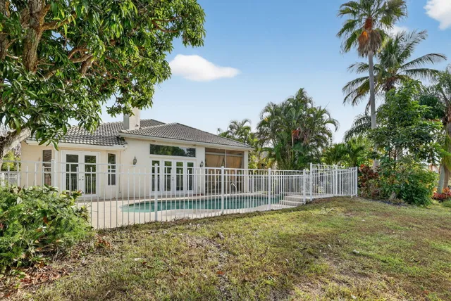 $419,990 | 590 Southwest St Johns Bay, Port St. Lucie, FL 34986