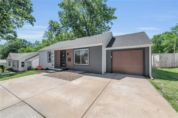 $385,000 | 4709 West 75th Street, Prairie Village, KS 66208