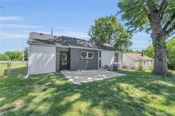 $385,000 | 4709 West 75th Street, Prairie Village, KS 66208