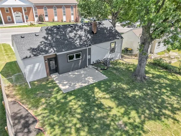 $385,000 | 4709 West 75th Street, Prairie Village, KS 66208