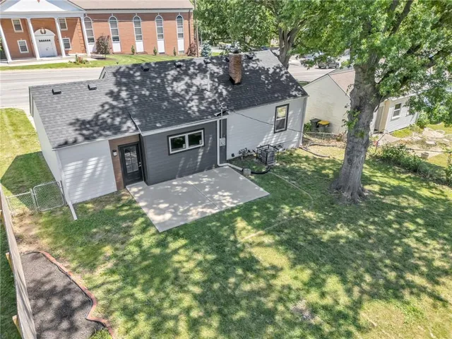 $394,000 | 4709 West 75th Street, Prairie Village, KS 66208