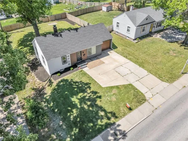 $385,000 | 4709 West 75th Street, Prairie Village, KS 66208