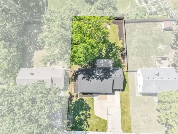 $385,000 | 4709 West 75th Street, Prairie Village, KS 66208