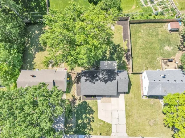 $385,000 | 4709 West 75th Street, Prairie Village, KS 66208