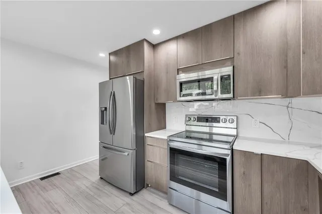 $394,000 | 4709 West 75th Street, Prairie Village, KS 66208