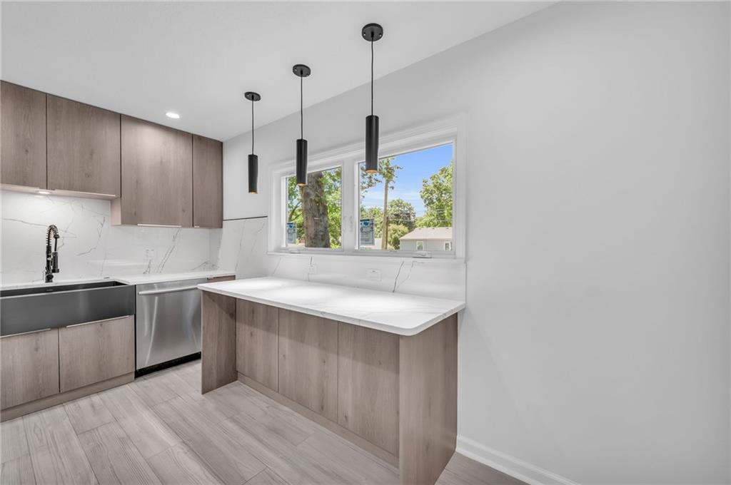 4709 West 75th Street Prairie Village, KS 66208 - Photo 8 of 31