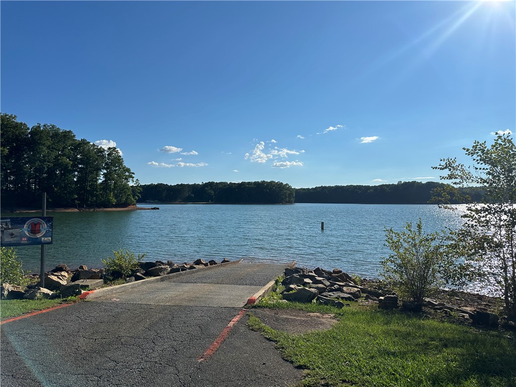 266 Brandywine Drive Westminster, SC 29693 - Photo 32 of 33