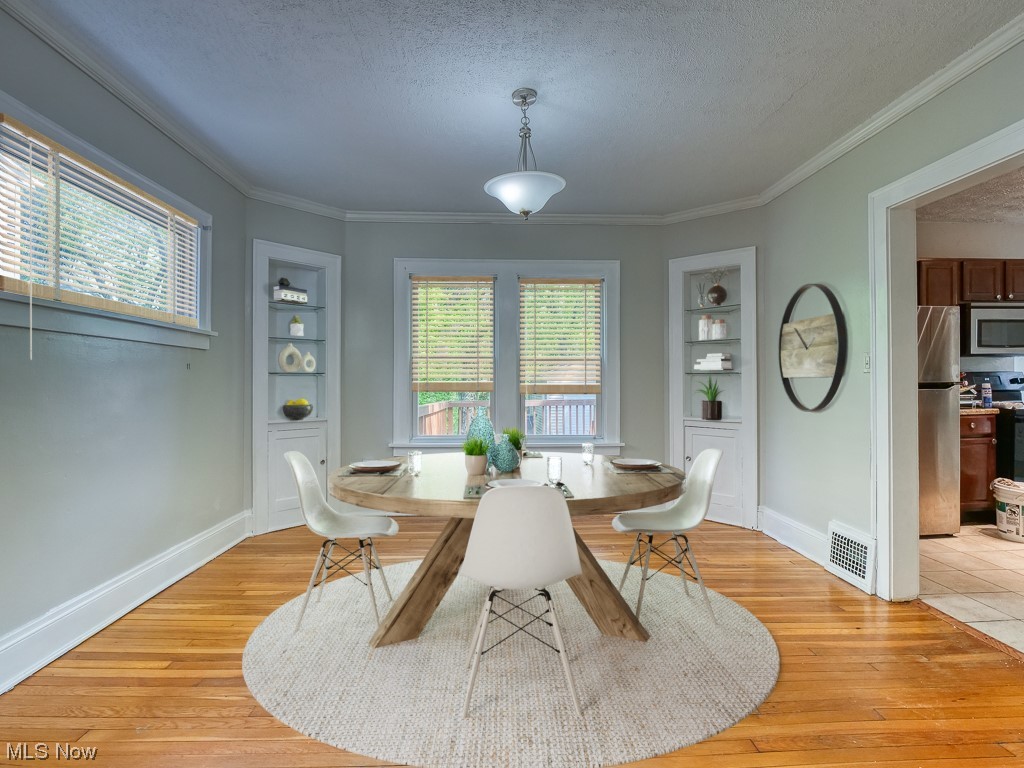 3845 Montevista Road Cleveland Heights, OH 44121 - Photo 7 of 21 dining room- digitially staged