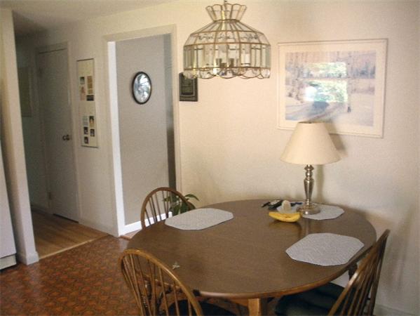 35 Ellington Road Northampton, MA 01062 - Photo 6 of 14