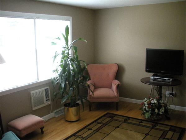 35 Ellington Road Northampton, MA 01062 - Photo 8 of 14