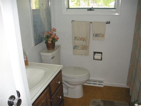 35 Ellington Road Northampton, MA 01062 - Photo 9 of 14