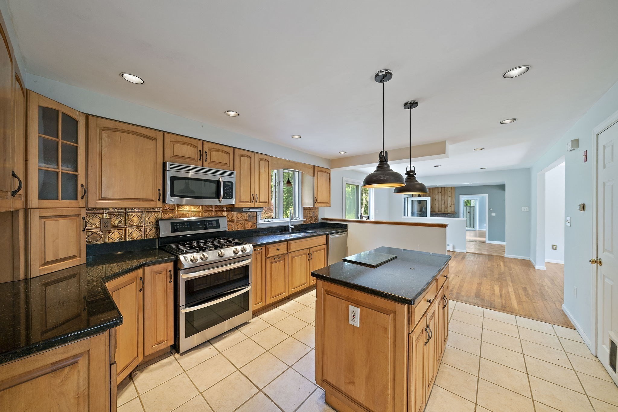 184 Wakeby Road Barnstable, MA 02648 - Photo 7 of 42 Gallery Image 7