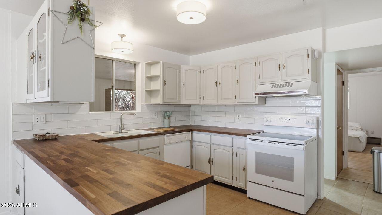 3555 East Rimrock Drive Rimrock, AZ 86335 - Photo 11 of 43 Kitchen