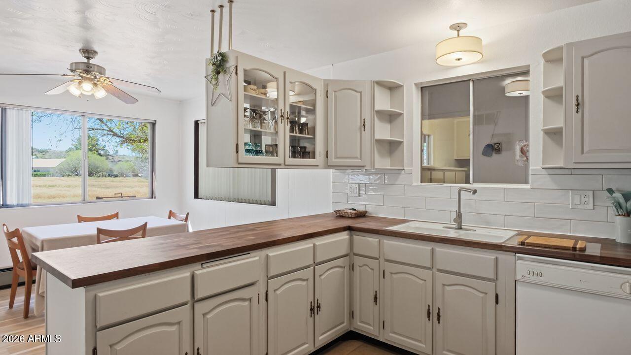 3555 East Rimrock Drive Rimrock, AZ 86335 - Photo 12 of 43 Kitchen