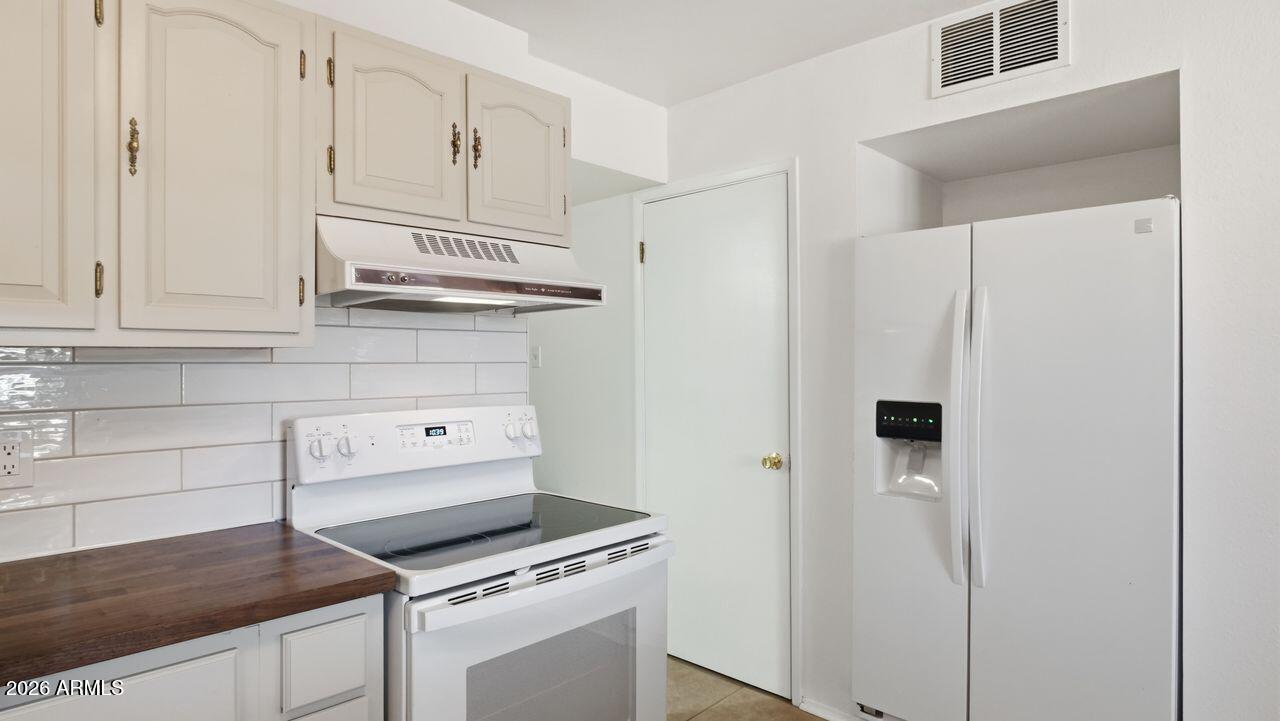 3555 East Rimrock Drive Rimrock, AZ 86335 - Photo 14 of 43 Kitchen