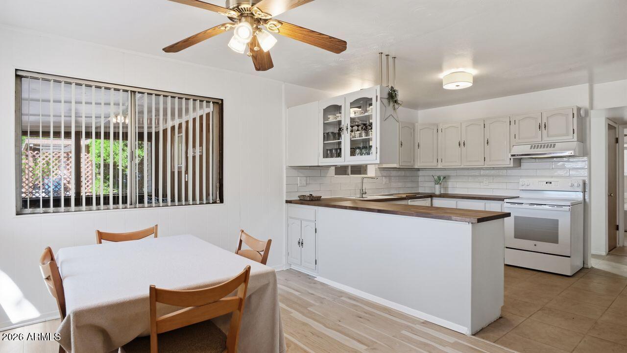 3555 East Rimrock Drive Rimrock, AZ 86335 - Photo 10 of 43 Living Room