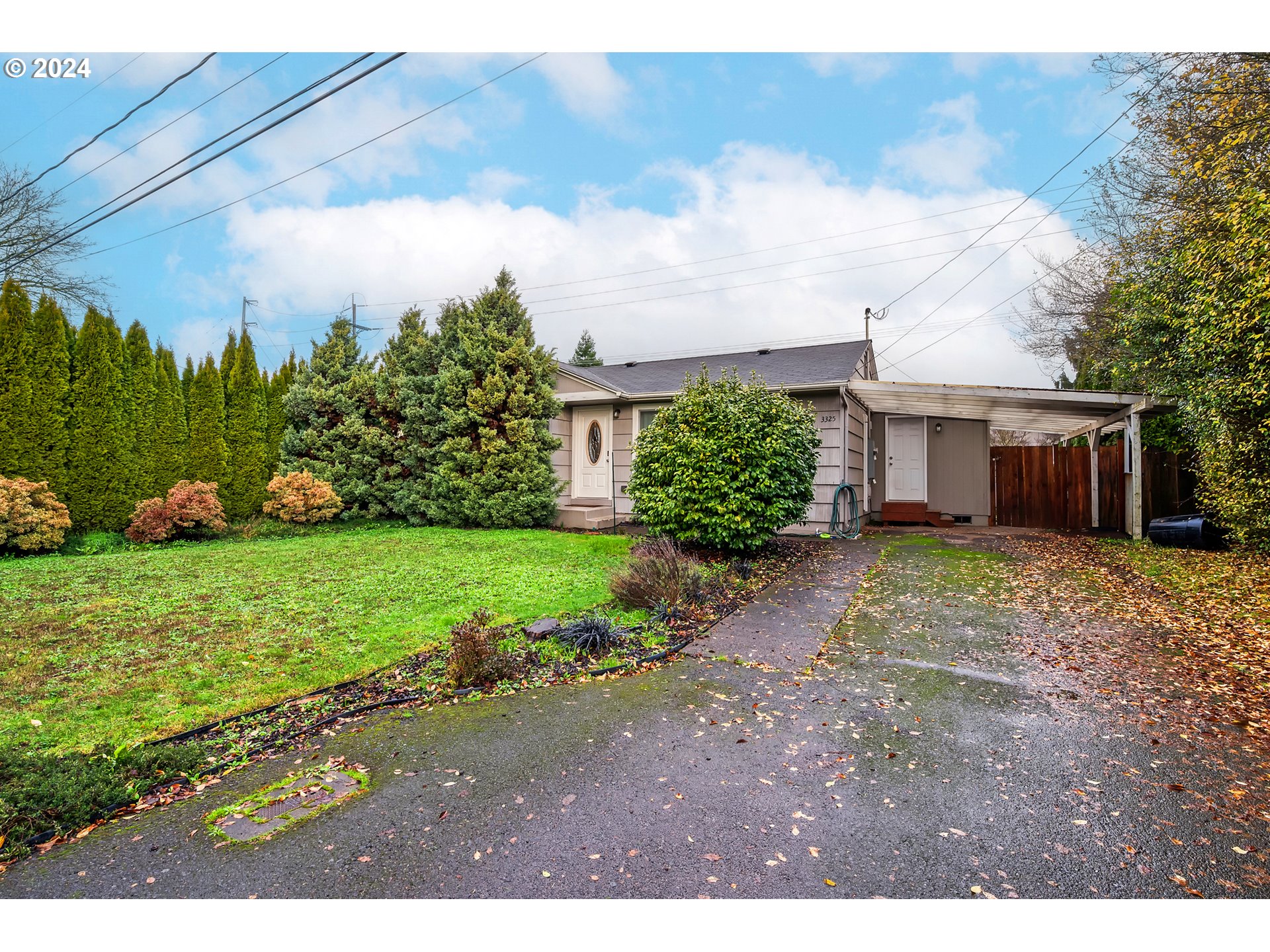 3325 Pheasant Boulevard Springfield, OR 97477 - Photo 2 of 21 Gallery Image 2