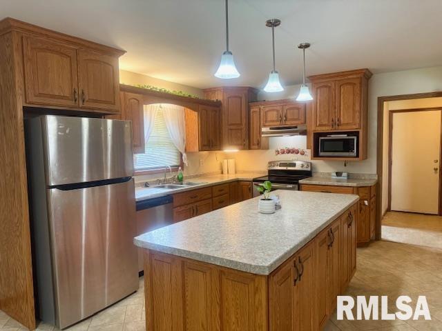 2222 Ravens Point Quincy, IL 62305 - Photo 3 of 17 Gallery Image 3