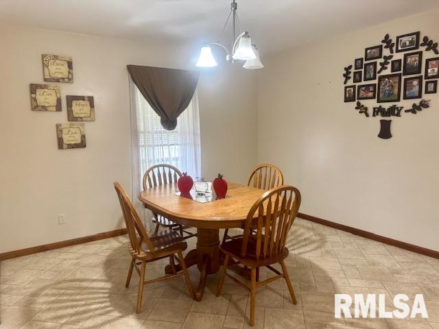 2222 Ravens Point Quincy, IL 62305 - Photo 4 of 17 Gallery Image 4