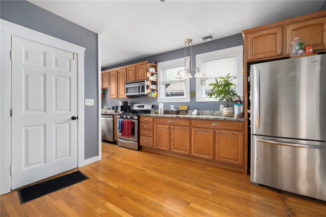 92 Colonial Road Providence, RI 02906 - Photo 30 of 49 Gallery Image 30