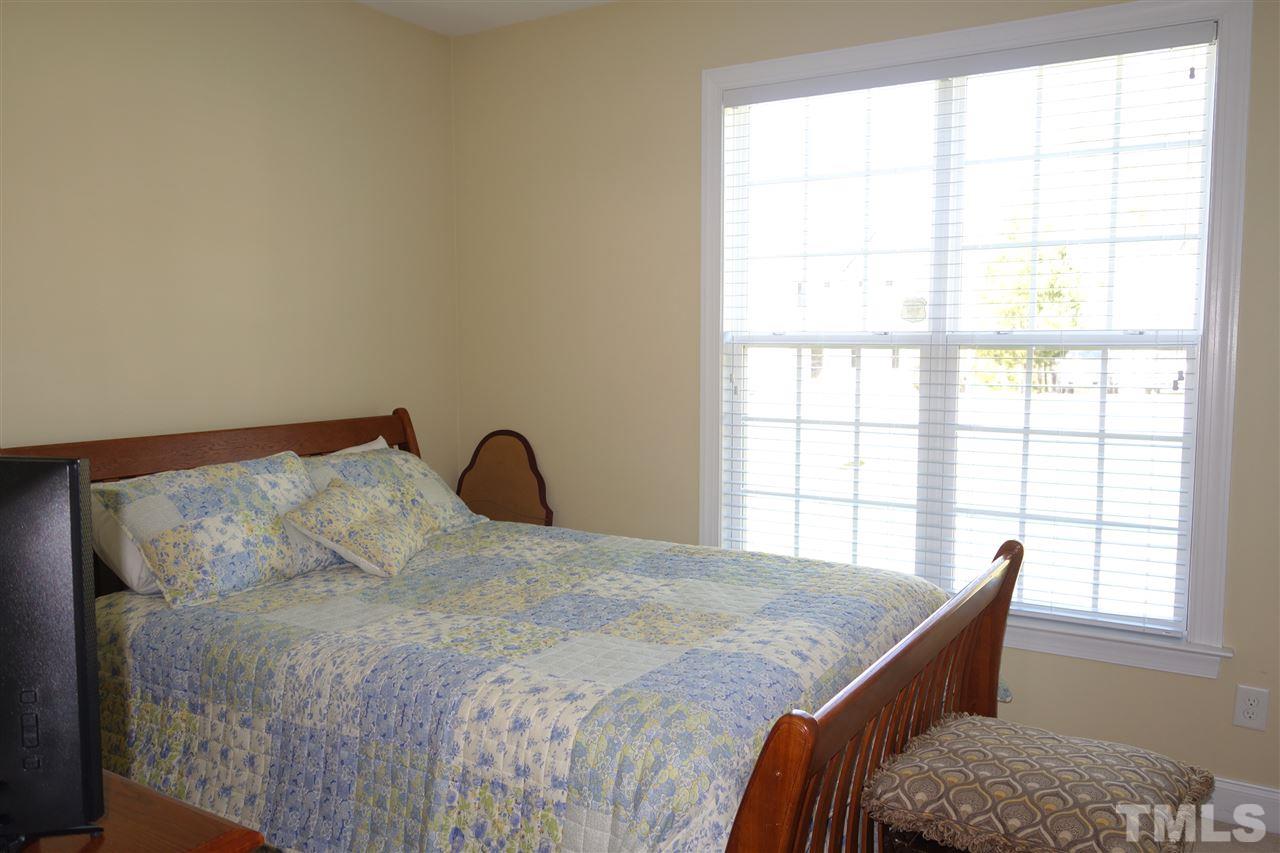 63 West Waycliff Road Henderson, NC 27537 - Photo 15 of 24 Bedroom with double door closet