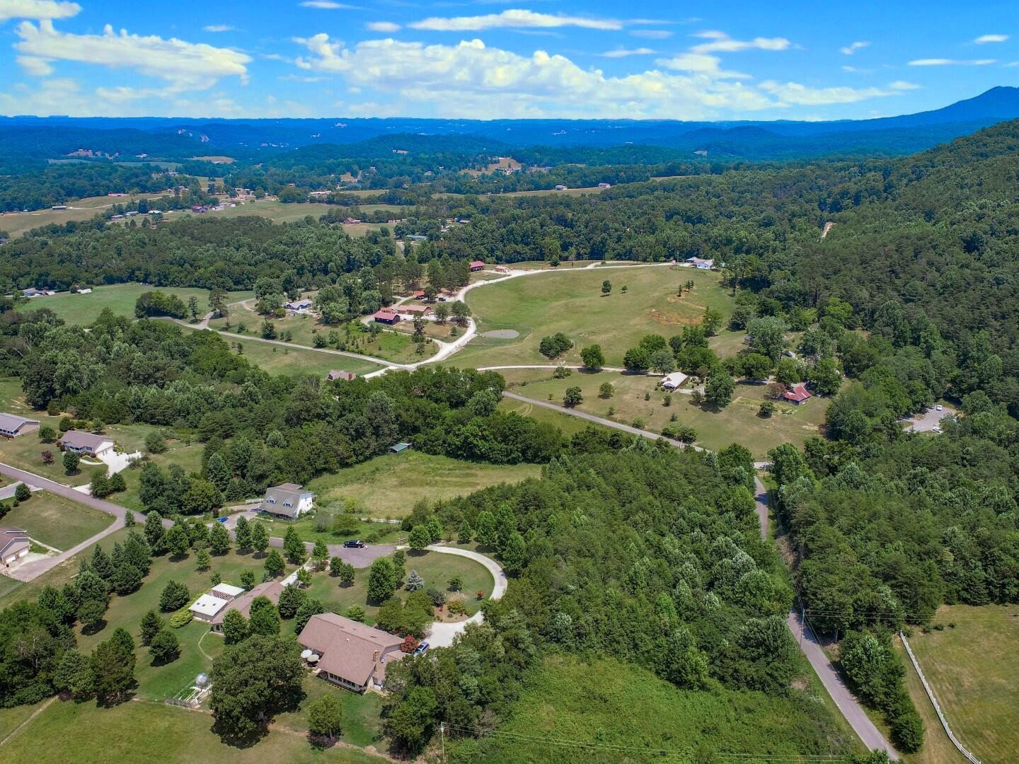 12 Dawning Road Newport, TN 37821 - Photo 5 of 28 Gallery Image 5